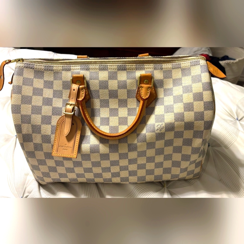 Authentic Mint Condition LV Speedy 30 Handbag - Cream and Tan With Luggage Tag!